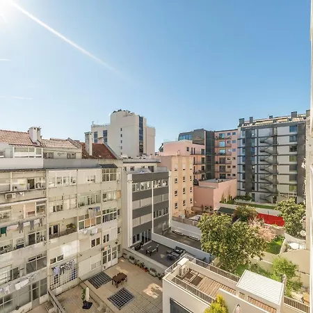 Guestready - Chic Near Liberdade Avenue * Lisboa