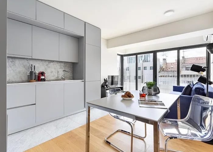 Апартаменти Guestready - Chic Near Liberdade Avenue Лісабон